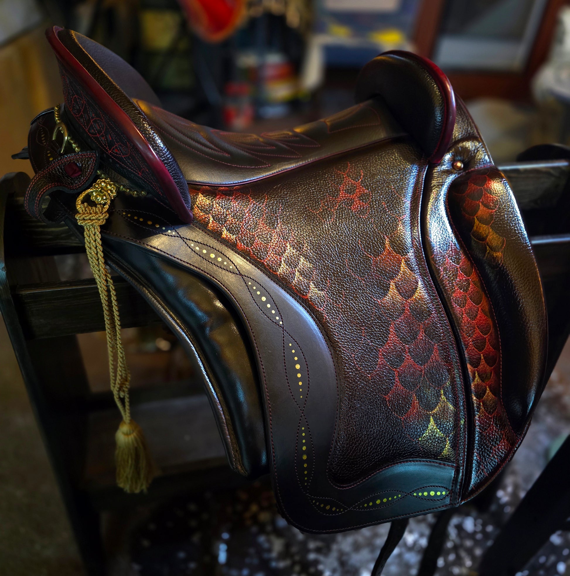 18" Demo Burgundy & Bronze Dragon Ludomar Saddle