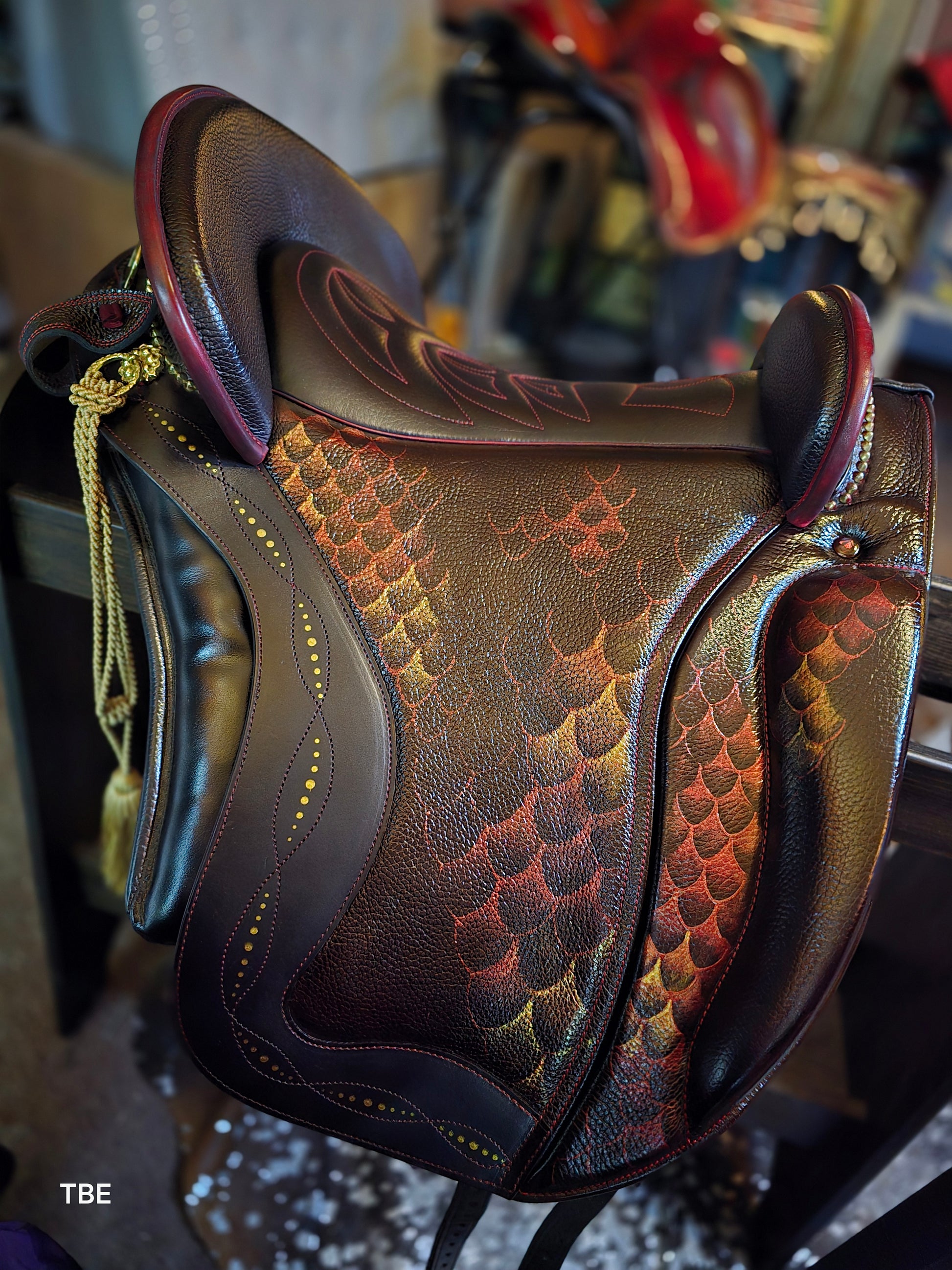 18" Demo Burgundy & Bronze Dragon Ludomar Saddle