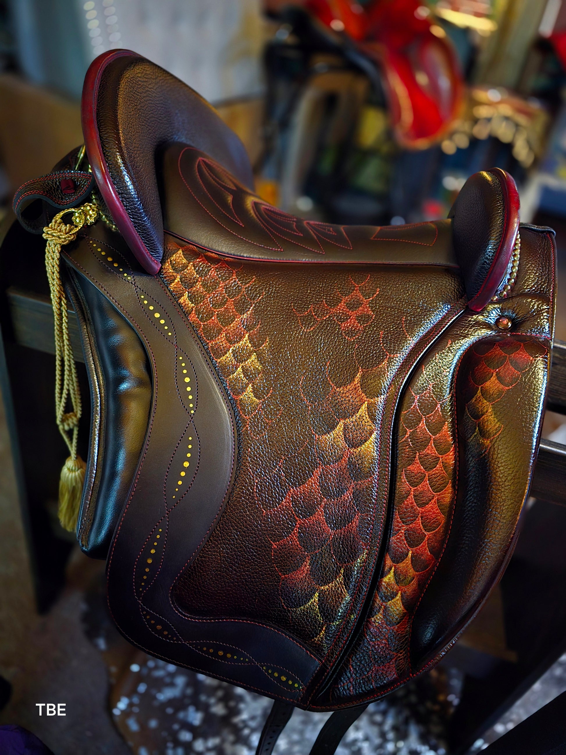 18" Demo Burgundy & Bronze Dragon Ludomar Saddle