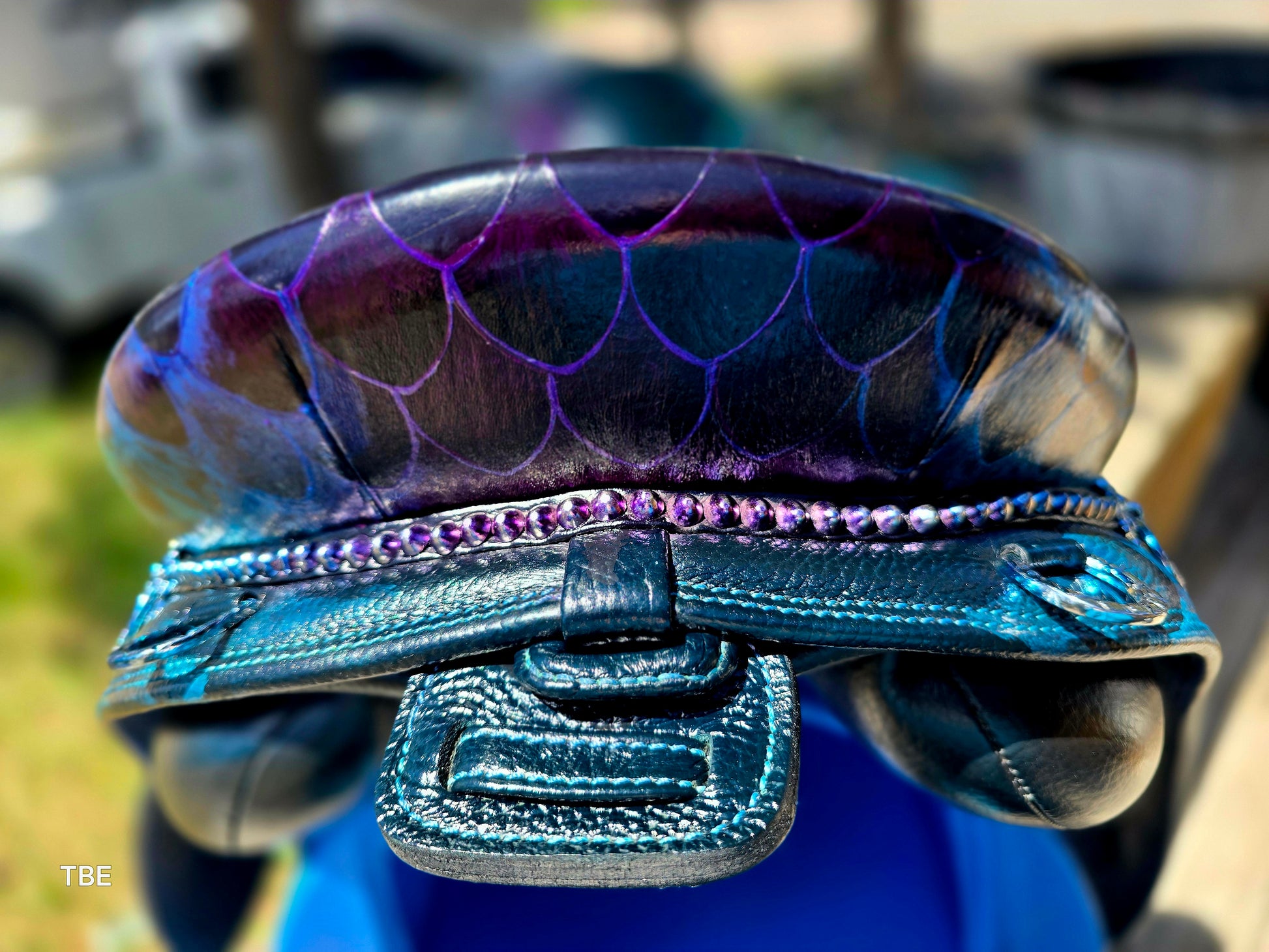 18" Demo Dragon Glass Ludomar Saddle