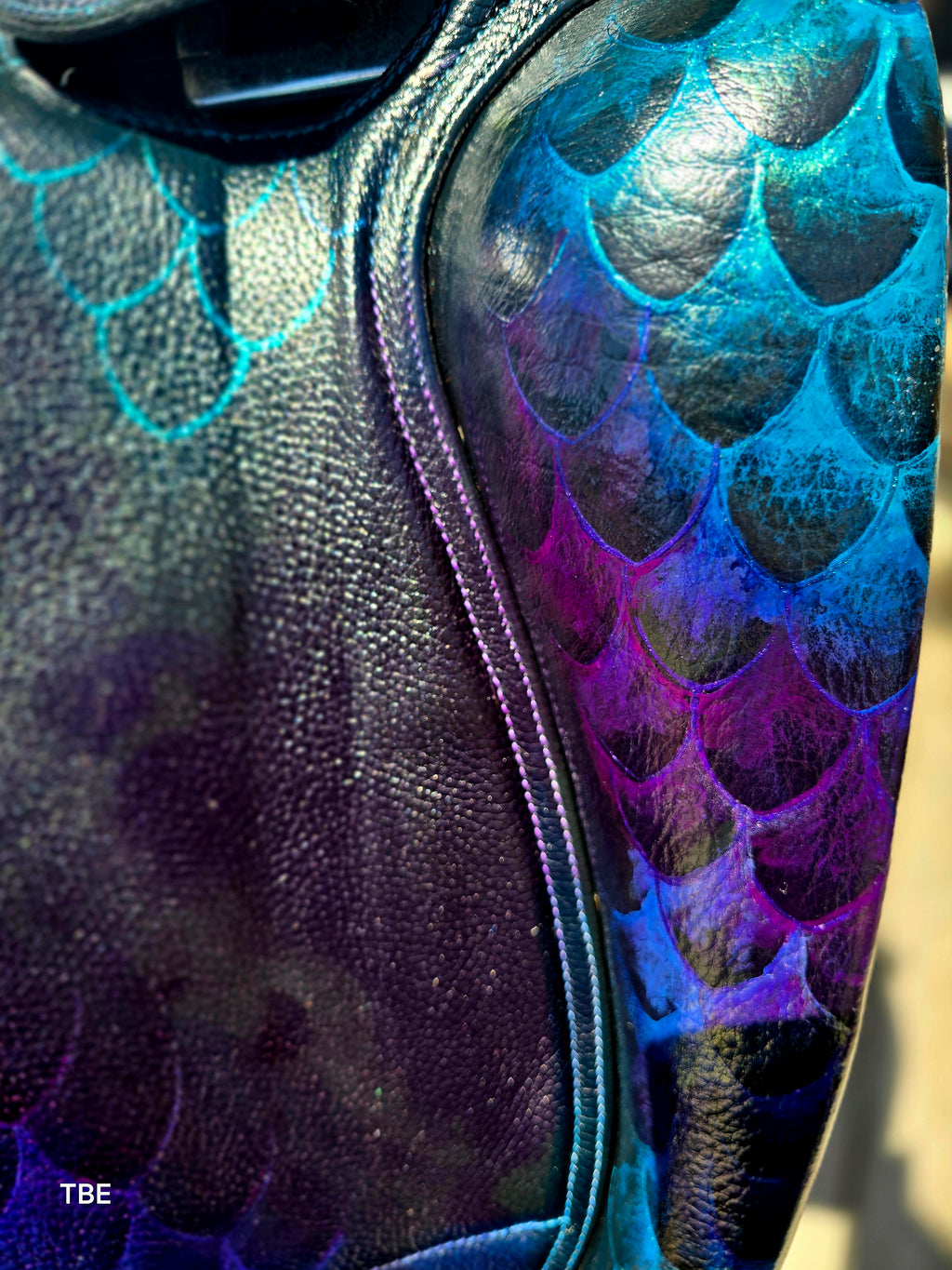 18" Demo Dragon Glass Ludomar Saddle