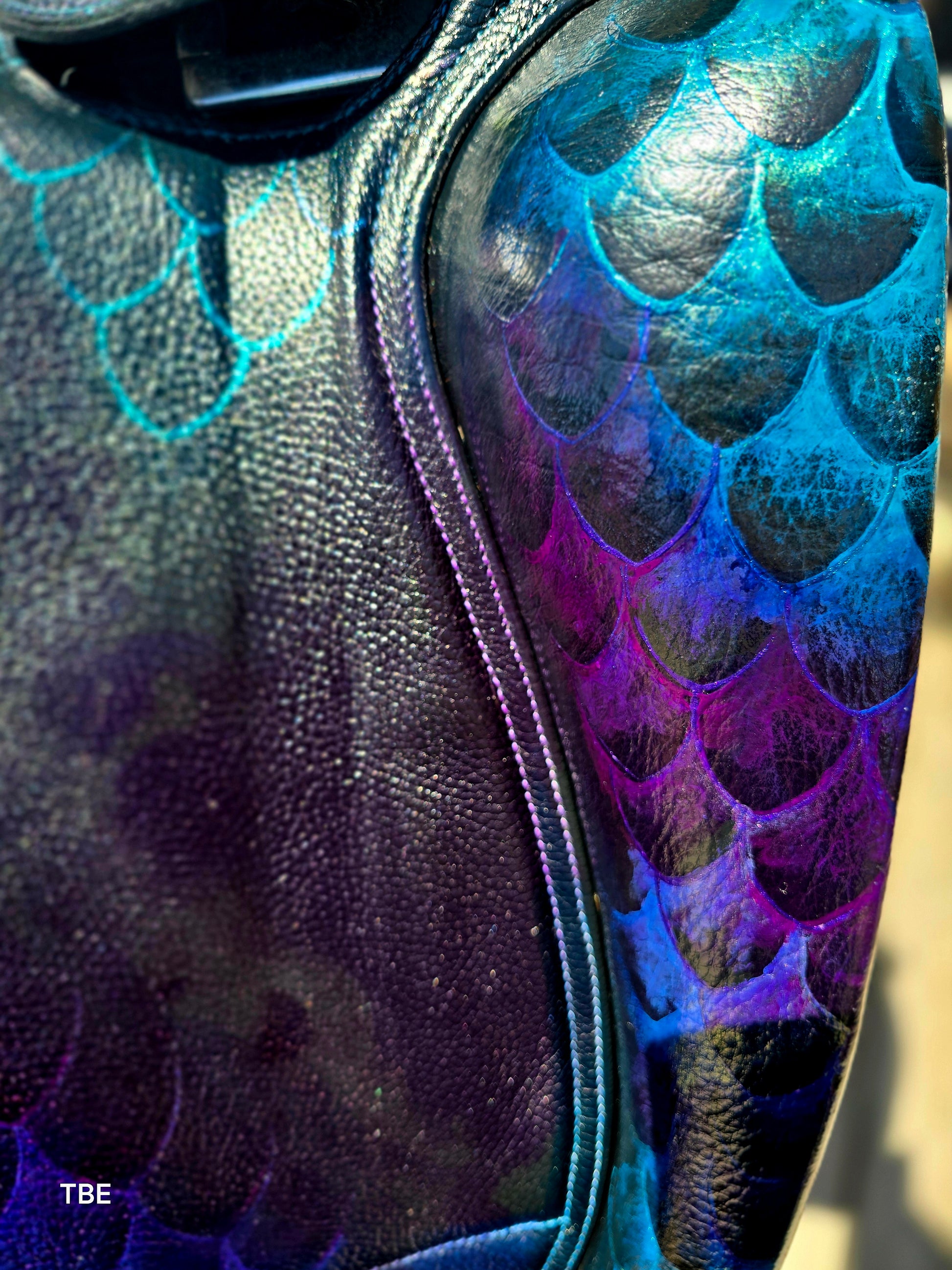 18" Demo Dragon Glass Ludomar Saddle