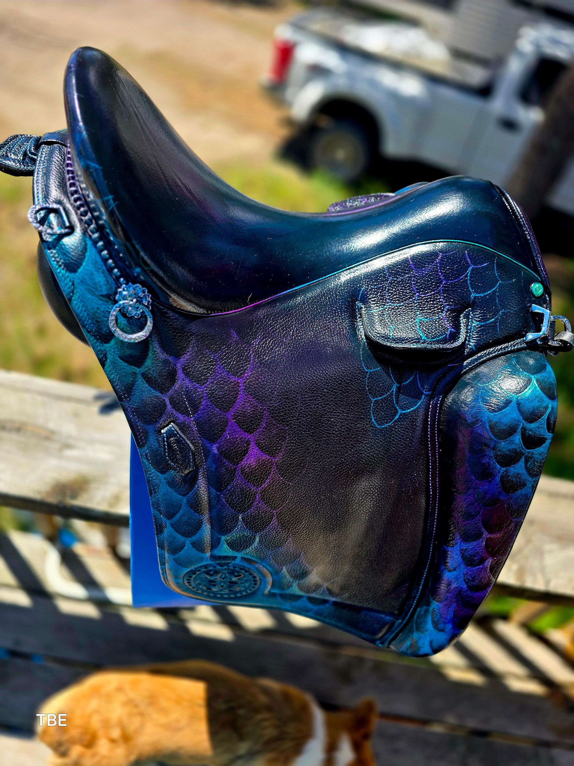 18" Demo Dragon Glass Ludomar Saddle