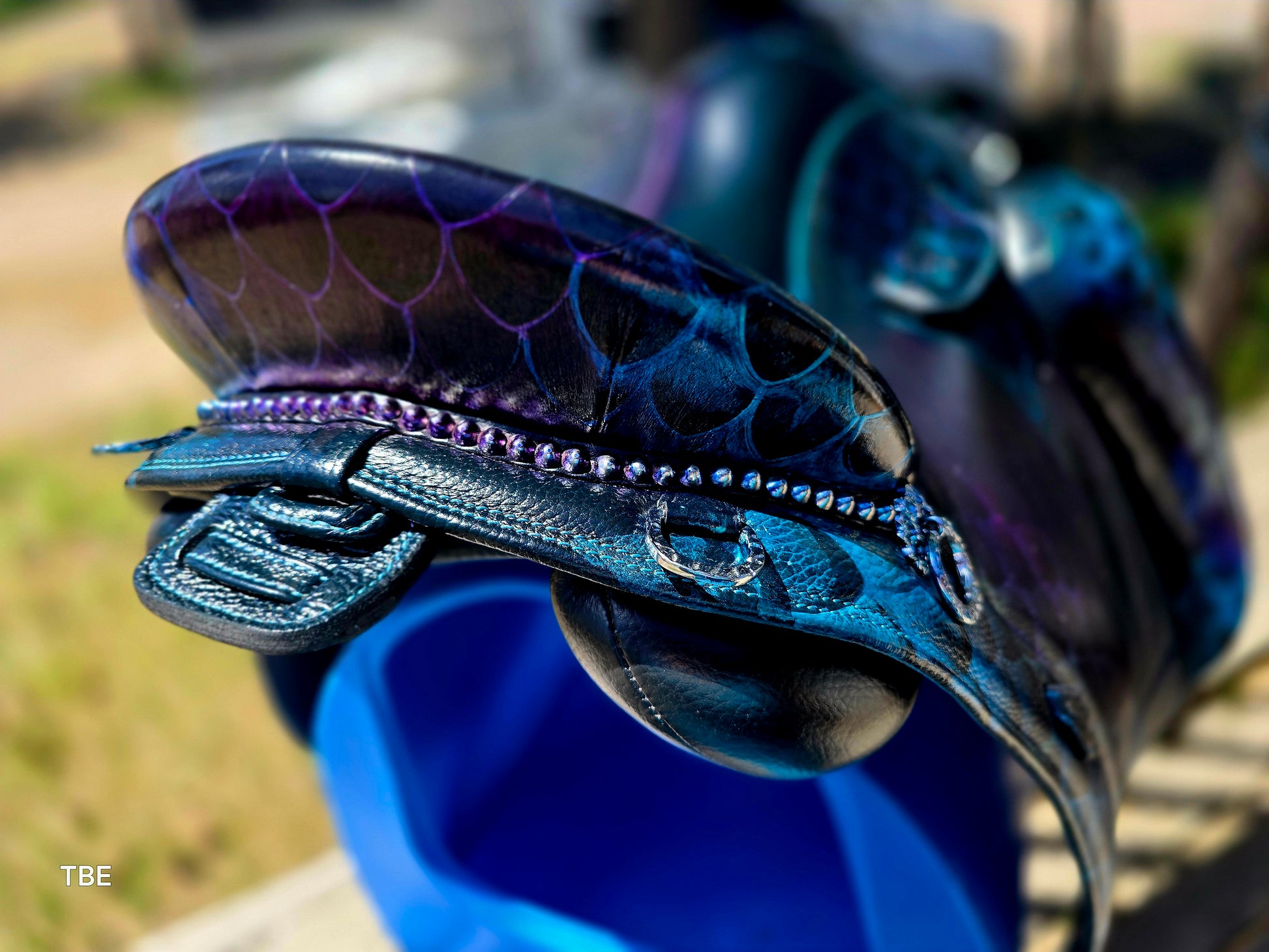 18" Demo Dragon Glass Ludomar Saddle