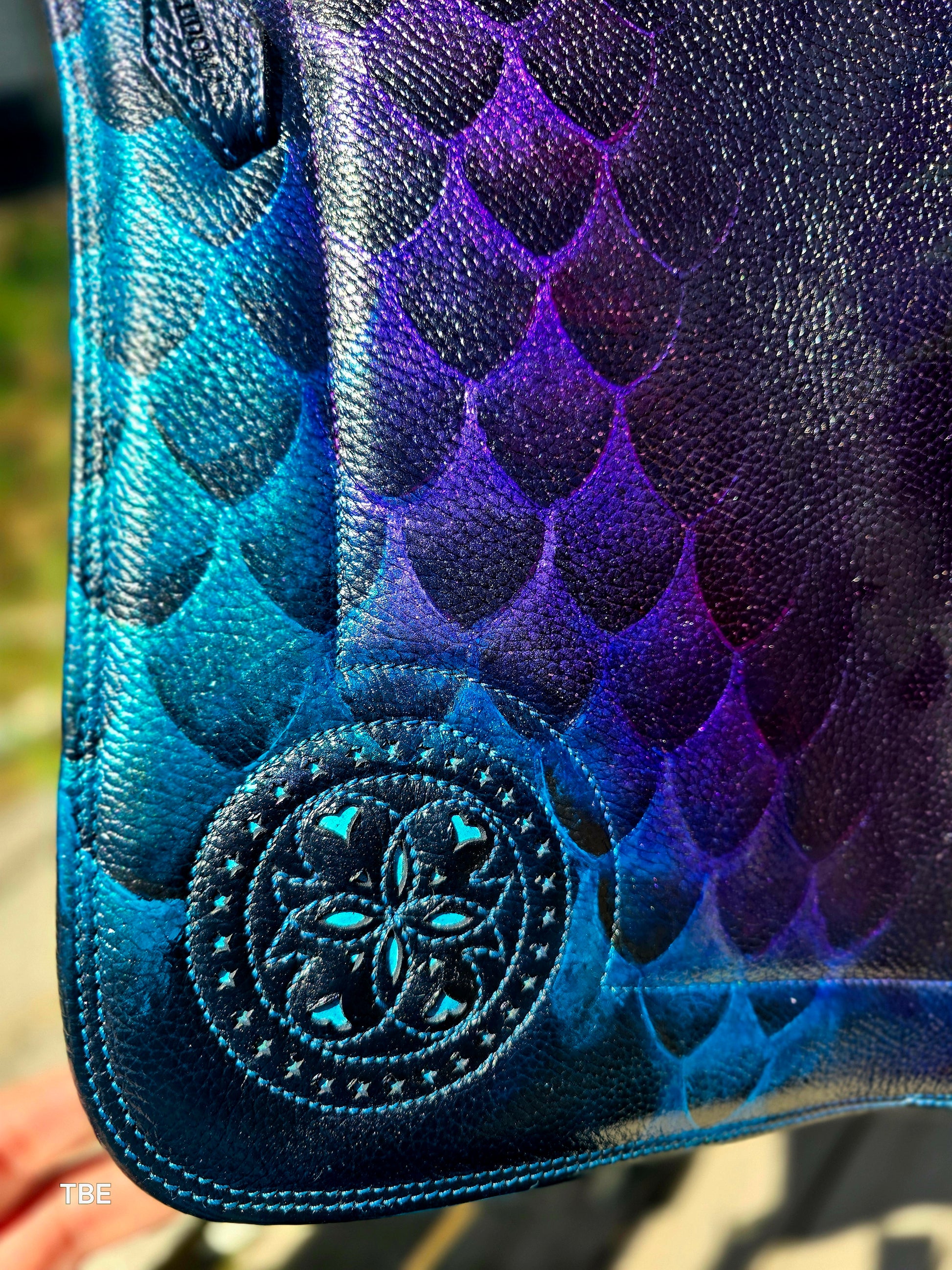 18" Demo Dragon Glass Ludomar Saddle