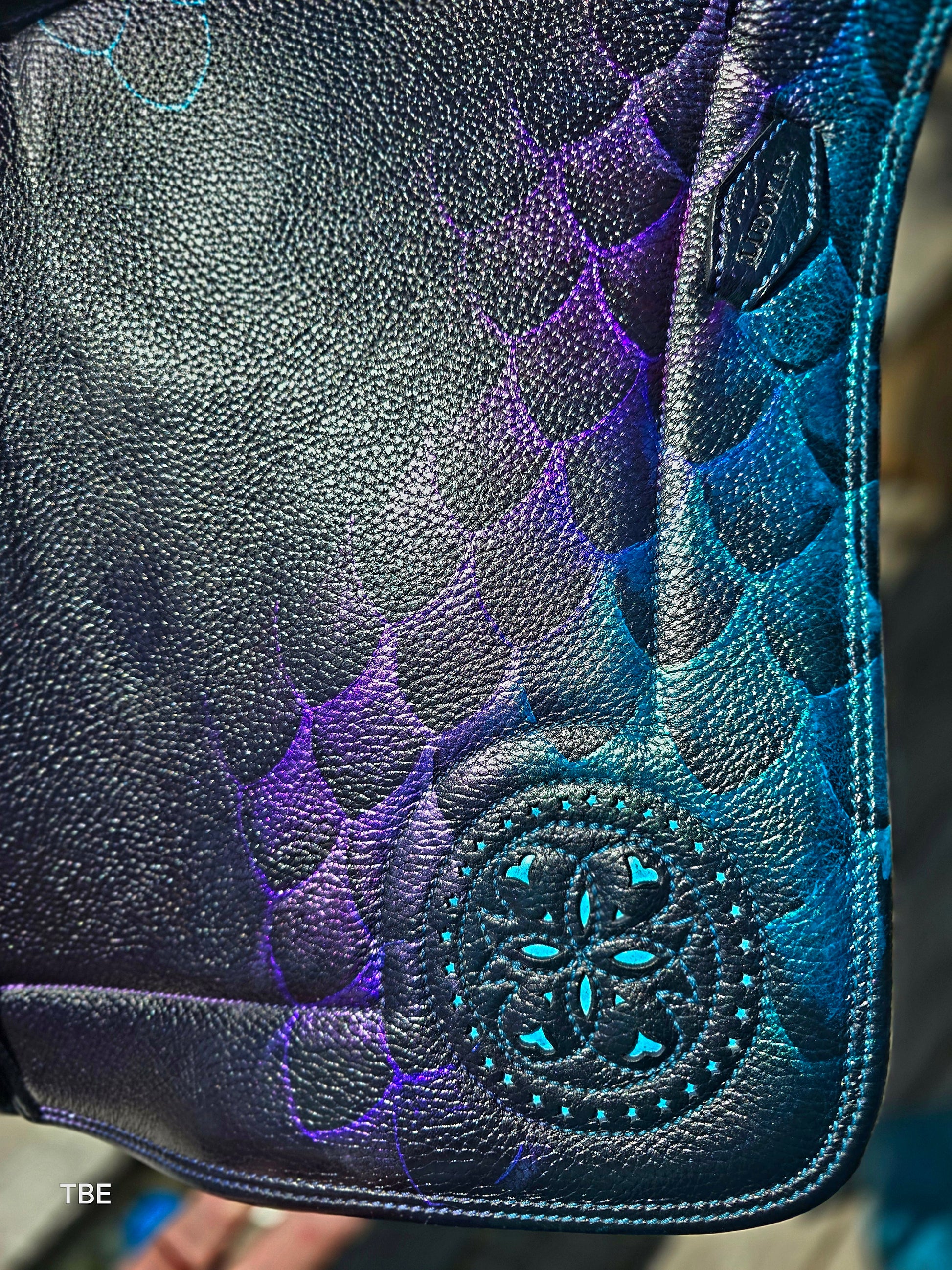 18" Demo Dragon Glass Ludomar Saddle