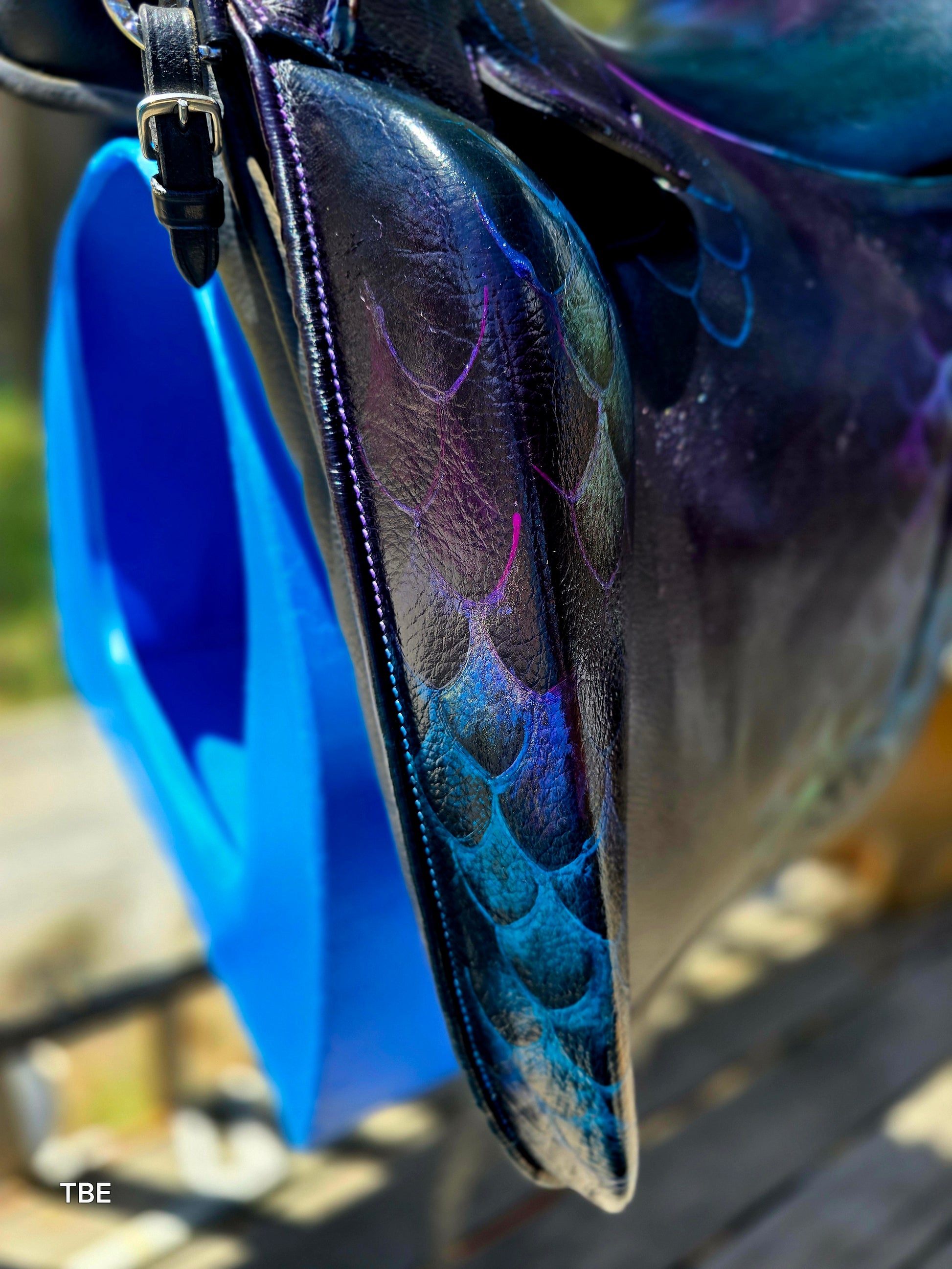 18" Demo Dragon Glass Ludomar Saddle