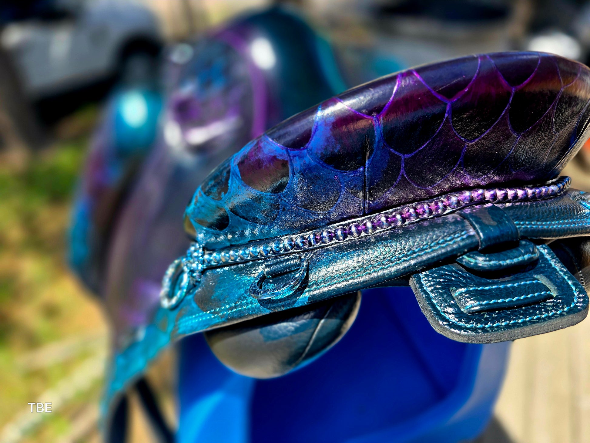 18" Demo Dragon Glass Ludomar Saddle